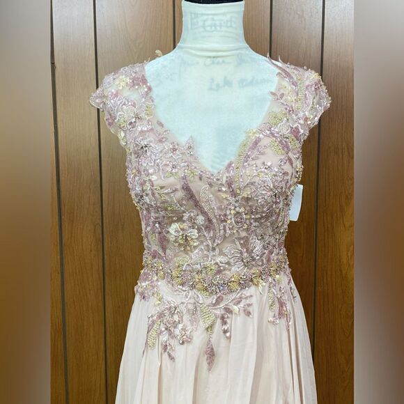 Mac Duggal Embellished Cap-Sleeve Tulle Gown size 6 - Picture 8 of 12